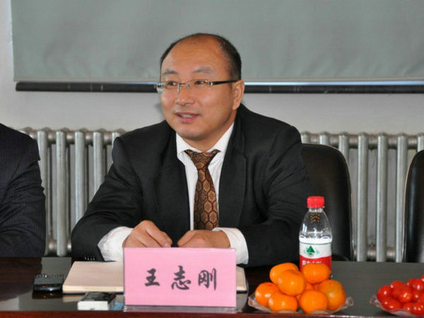 上海交大安泰管理学院医疗行业emba讲师王志刚讲话我院院长张淑英在做